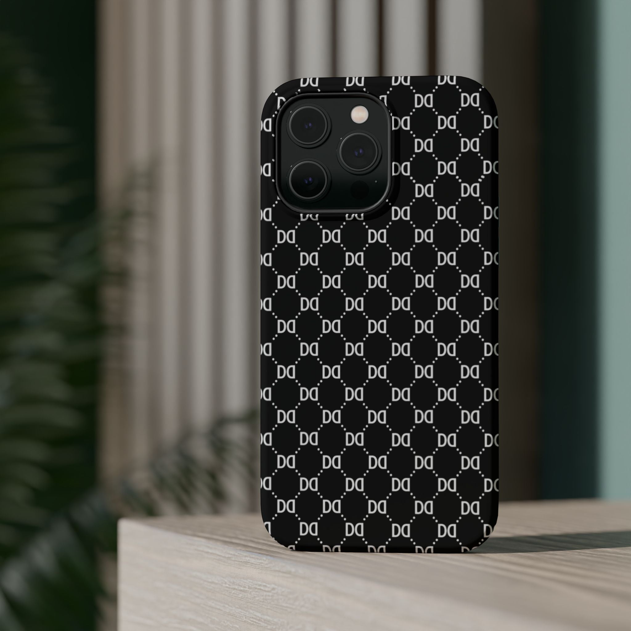 DD Monogram Pattern Magnetic Phone Case